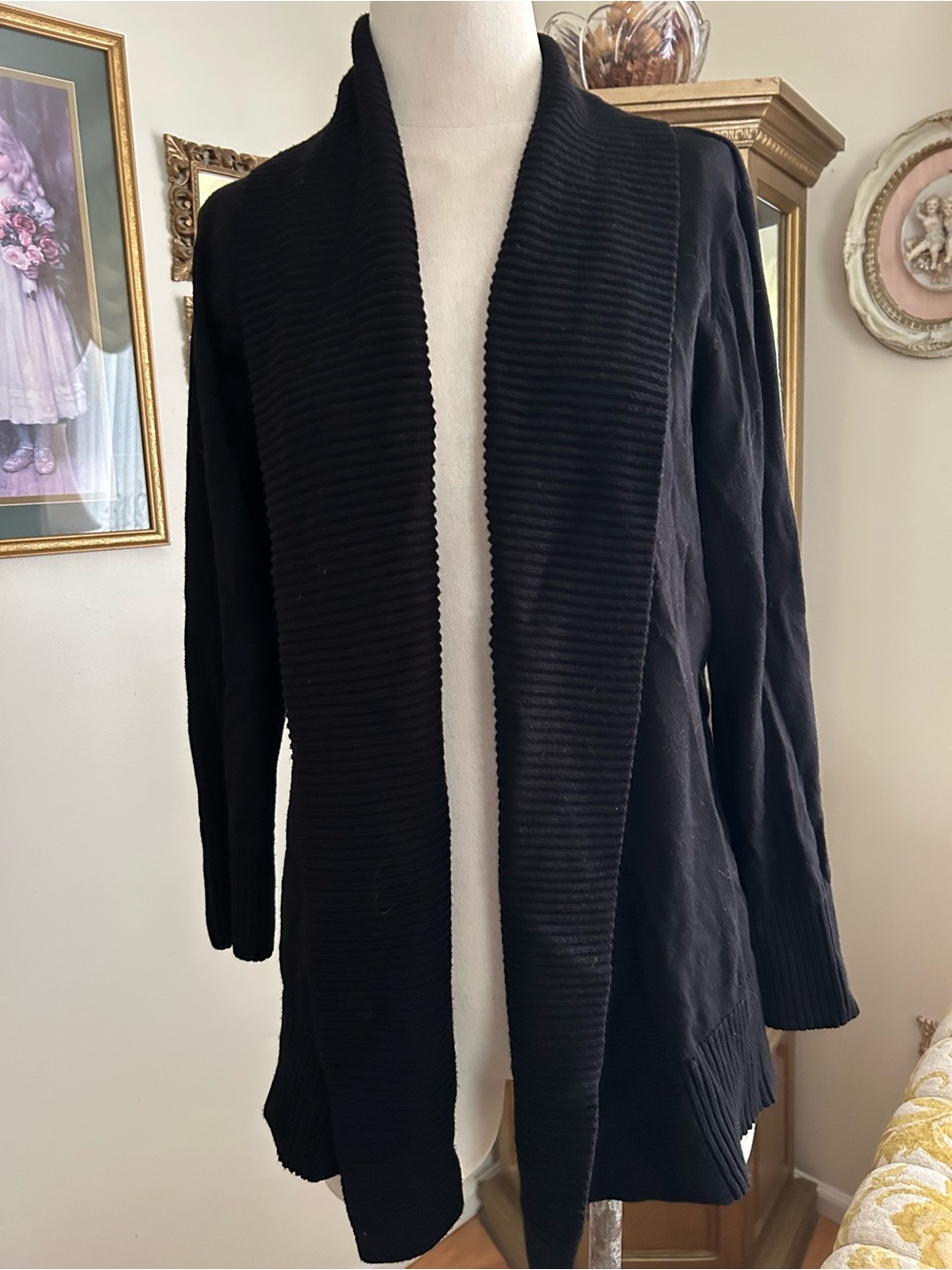 Black Open-Front Cardigan Sz M C:409A. 6/8/26